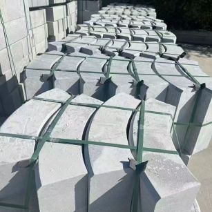 成都 芝麻灰弧形路沿石