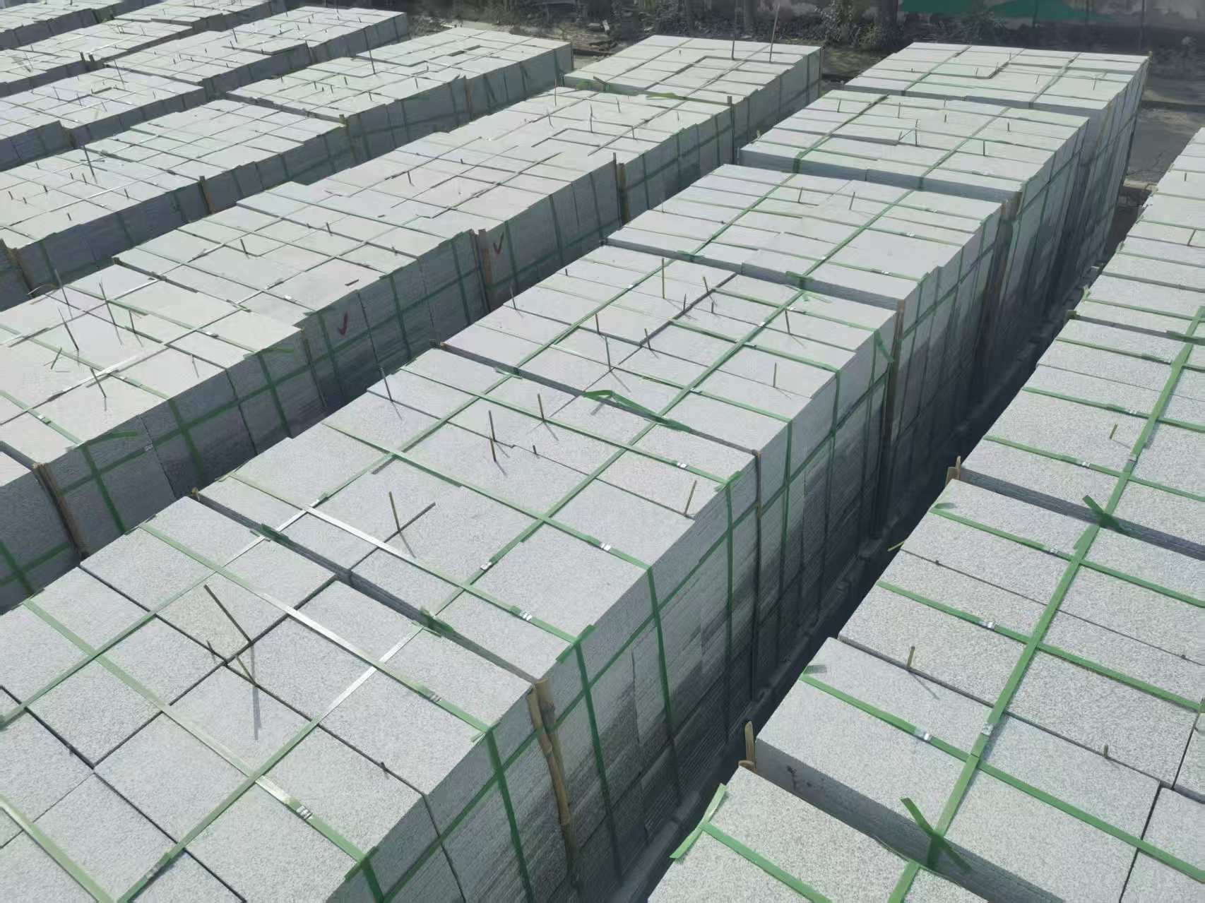 成都 芝麻白1.8公分火烧300*600地铺，清仓大甩卖