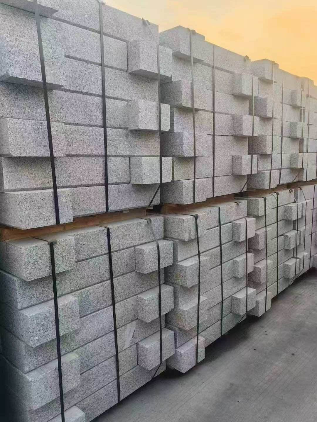 成都 芝麻白路沿石