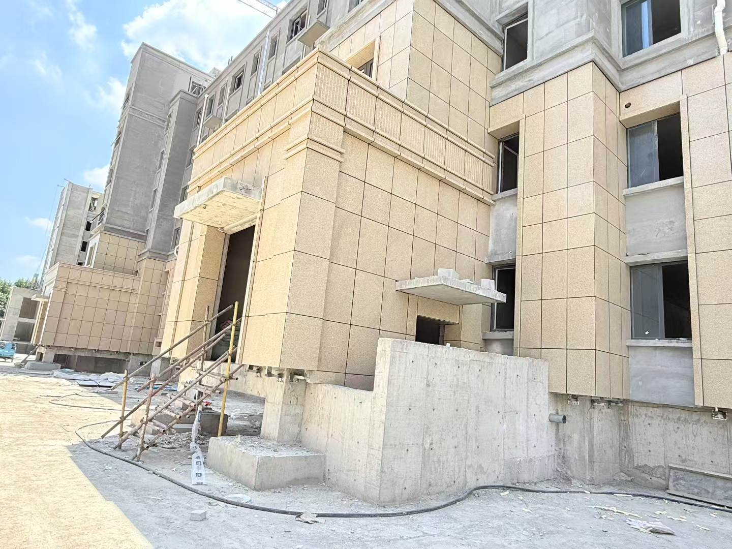 成都 黄金麻干挂，工地实拍