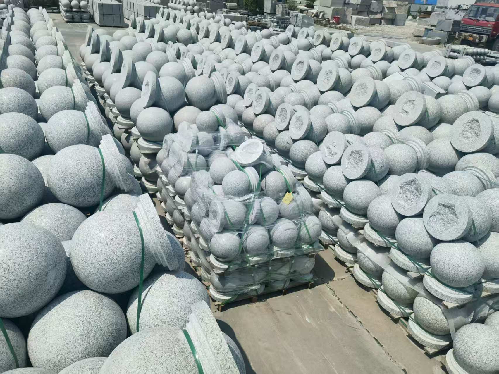 成都 花岗岩实心圆球，石球，挡车球，挡车石，车止石，路障石。