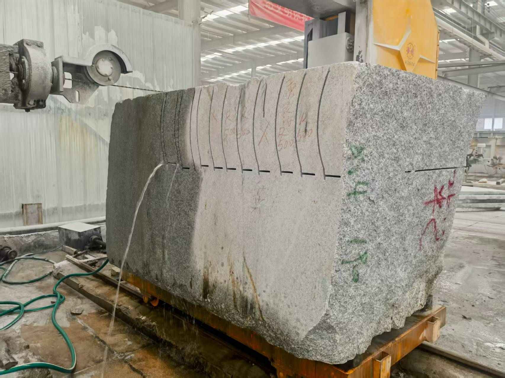 成都 602，大花芙蓉白，绳锯加工弧形路沿石