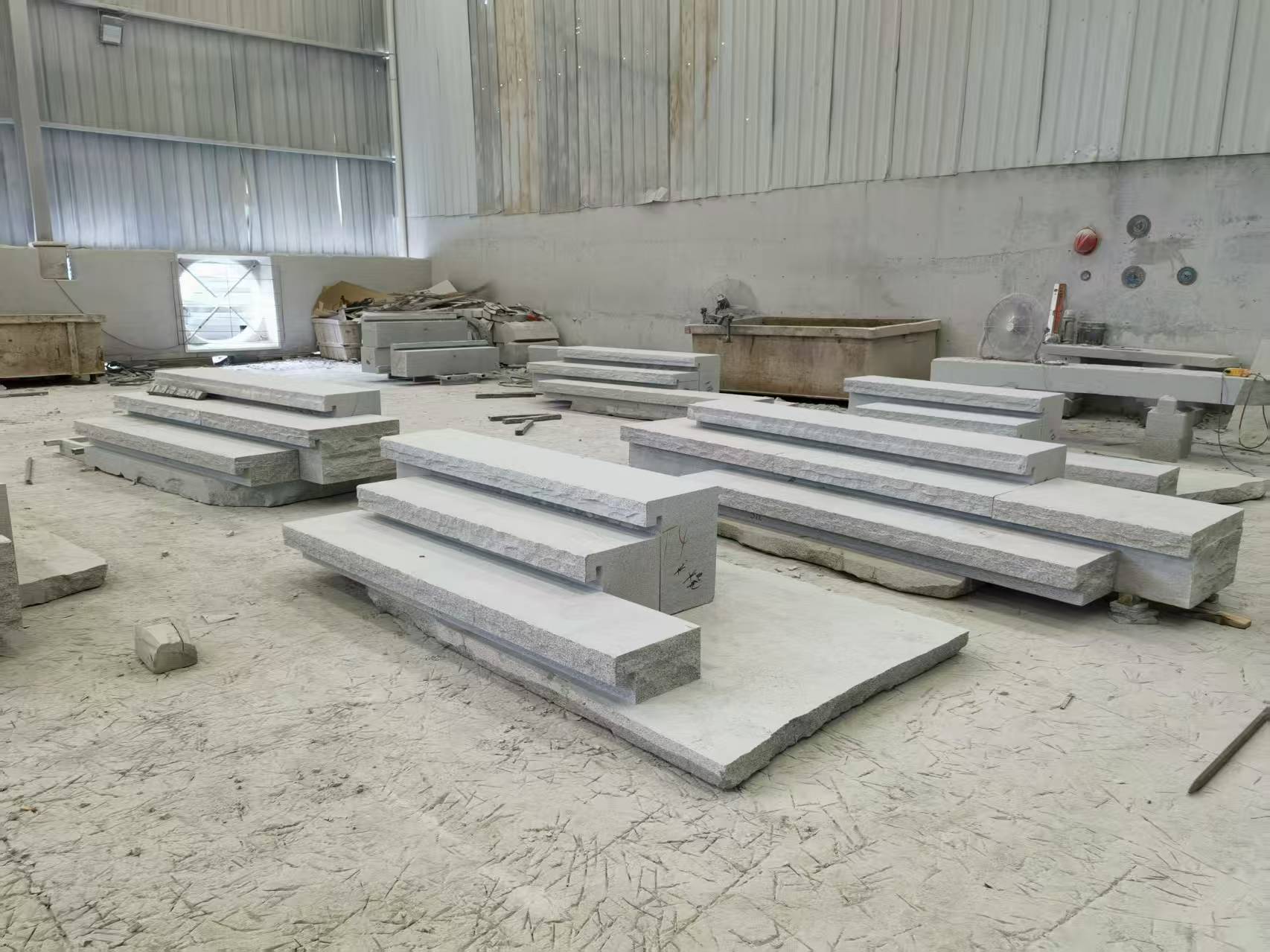 成都 整石台阶（大面火烧+侧面自然面），出货前厂内拼装