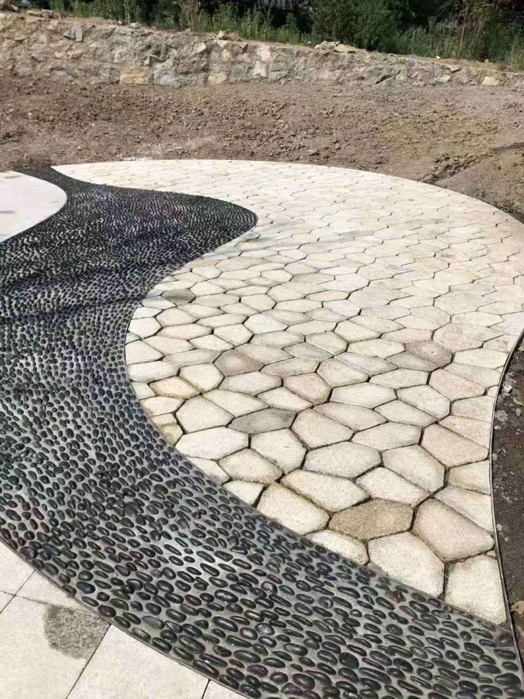 成都 黄金麻冰裂缝室外铺装效果完美展示