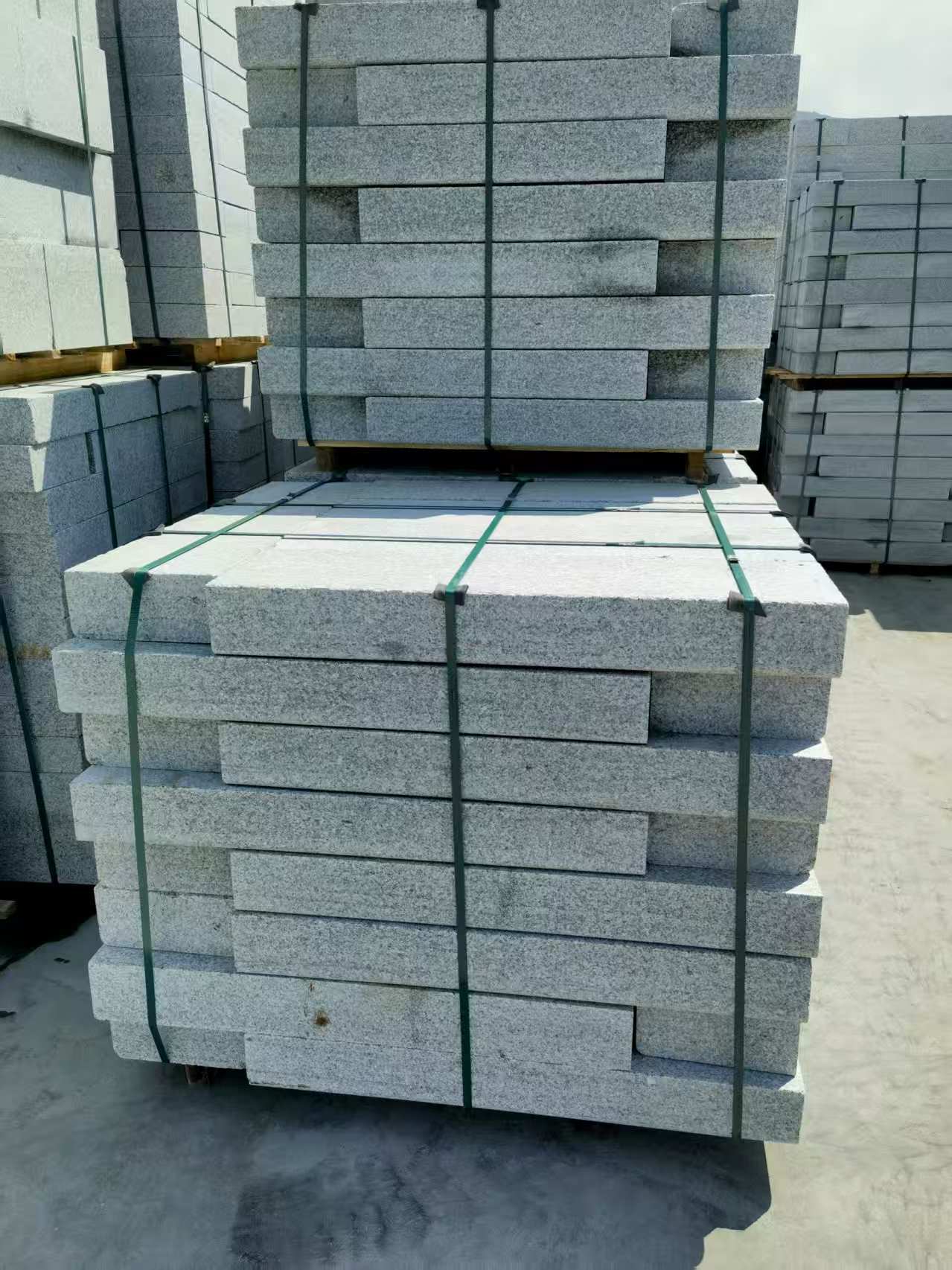 成都 芙蓉白花岗岩路沿石、平石尺寸标准，色泽均匀