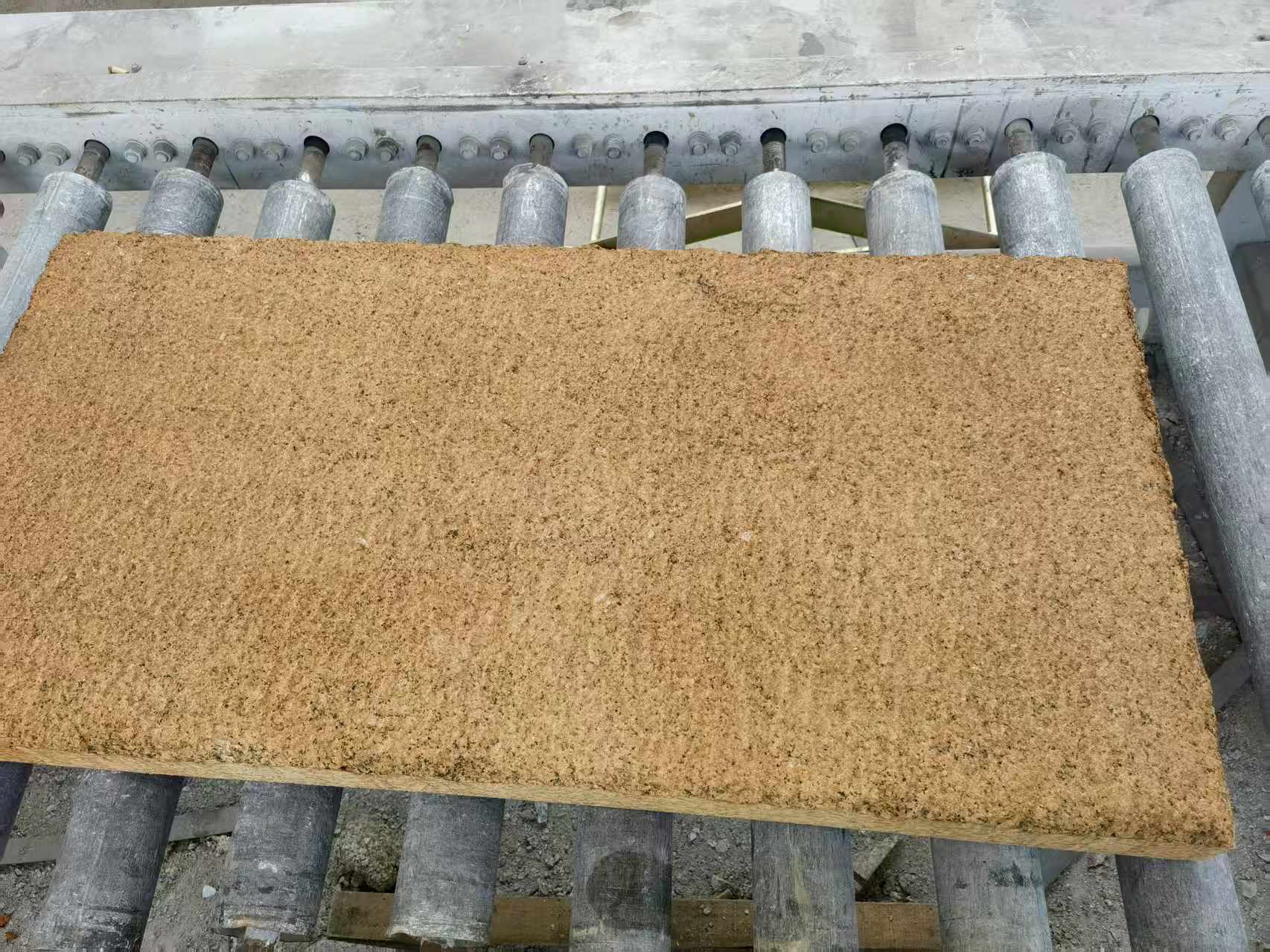 成都 菠萝面老石板，做旧仿古石，流水线生产加工