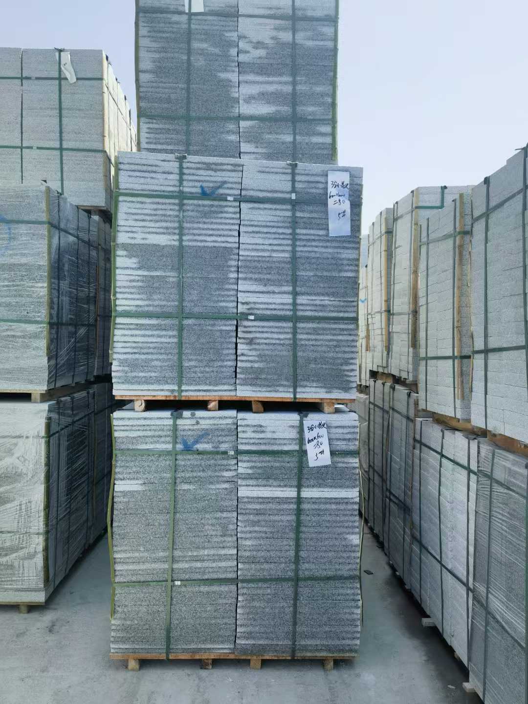 成都芝麻白地铺成品