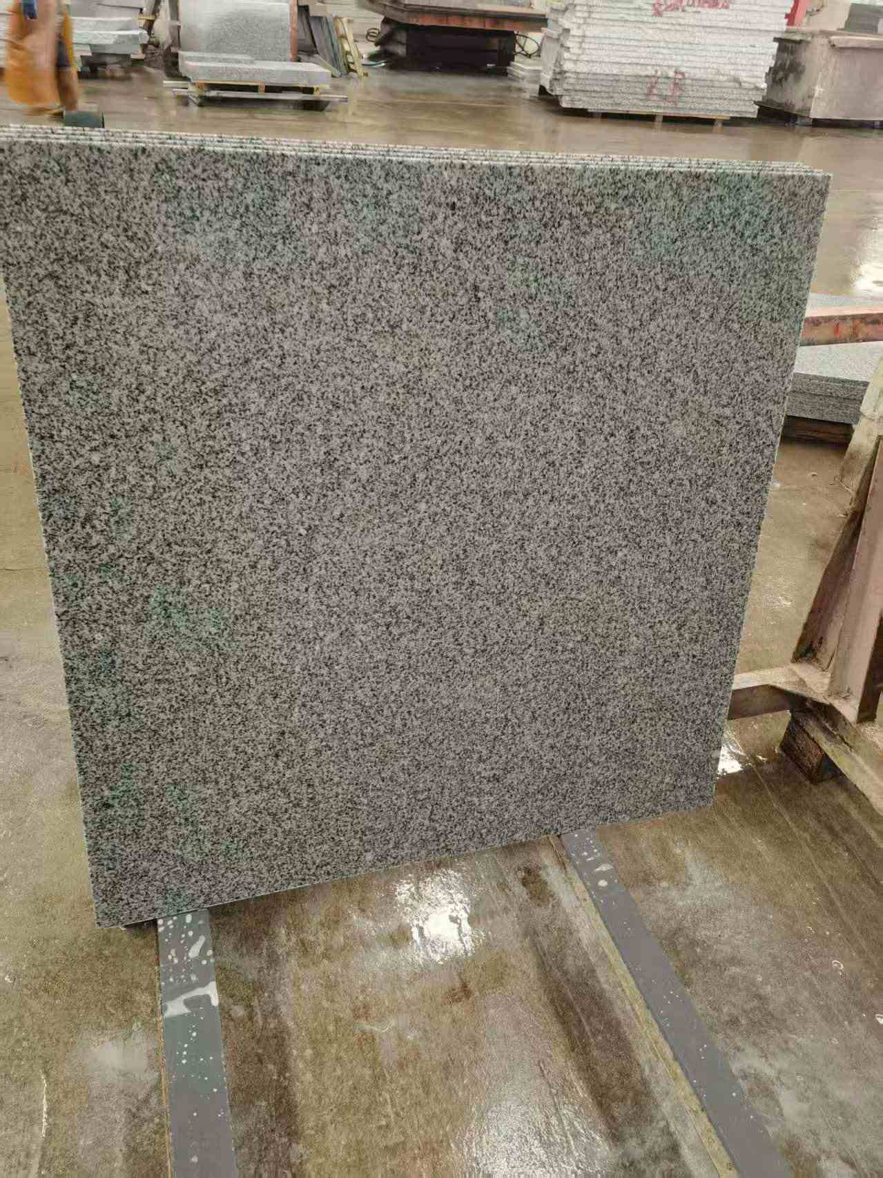 成都 芝麻白光面900*900，高地铁标准