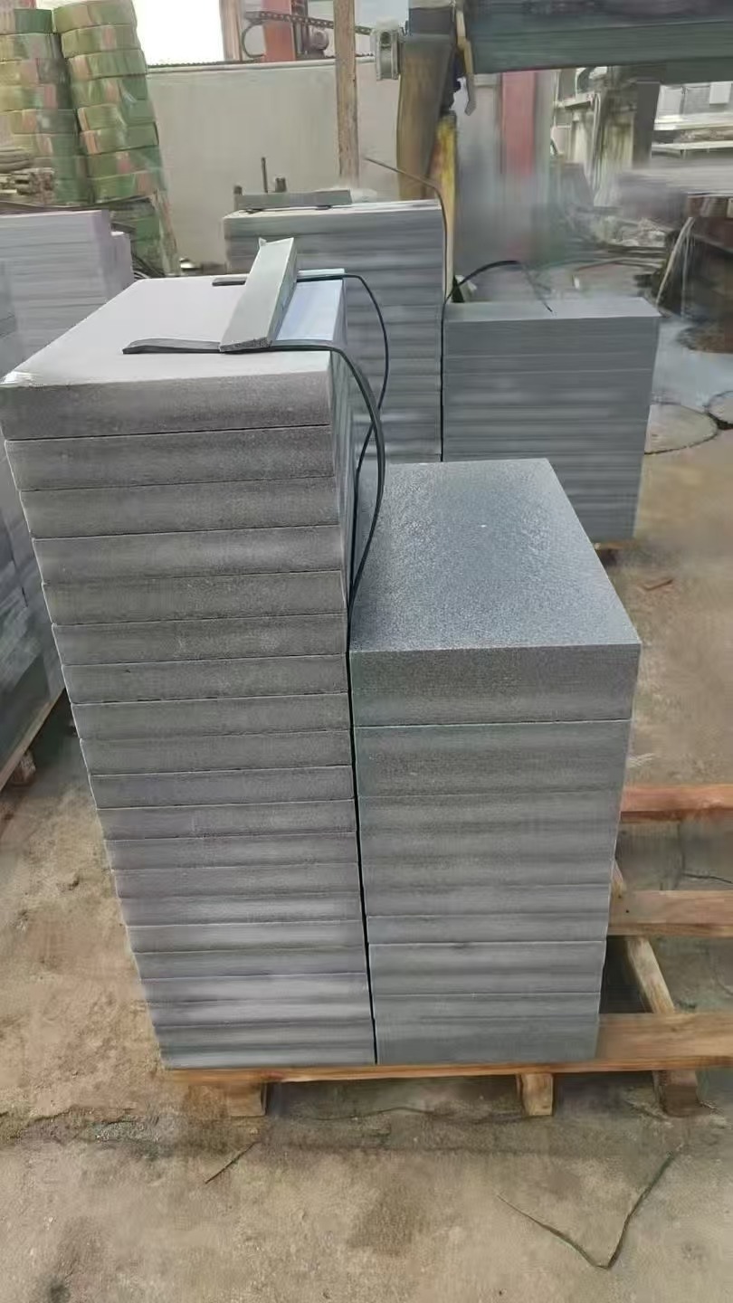 成都 芝麻灰火烧面300*600*50地铺石材