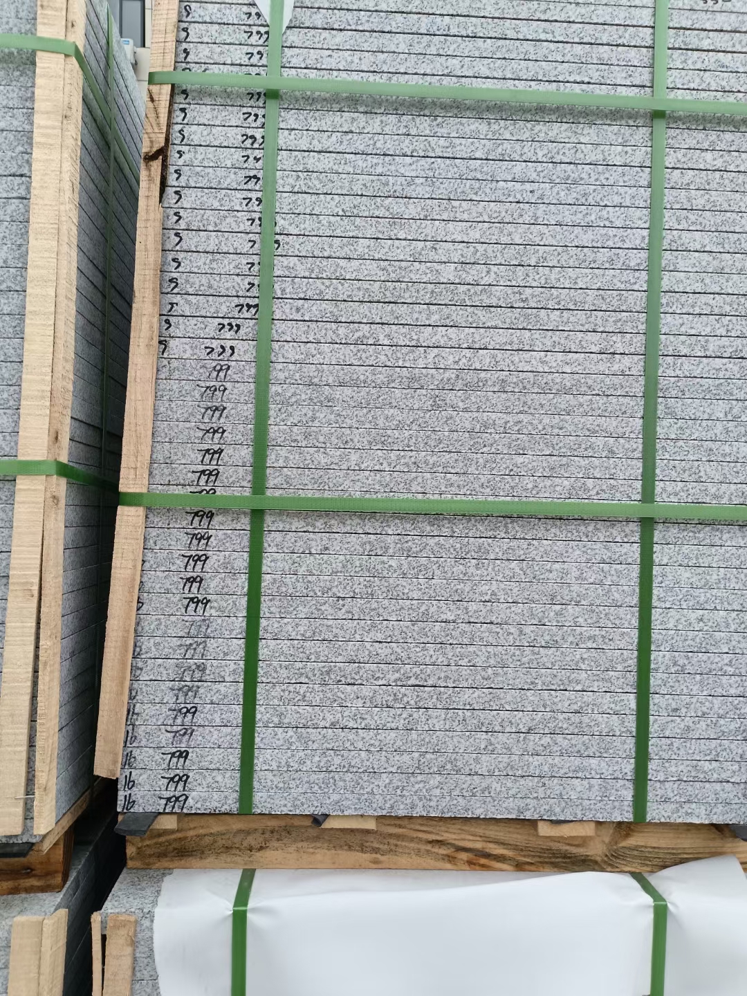 成都 芝麻白石材地铺做法